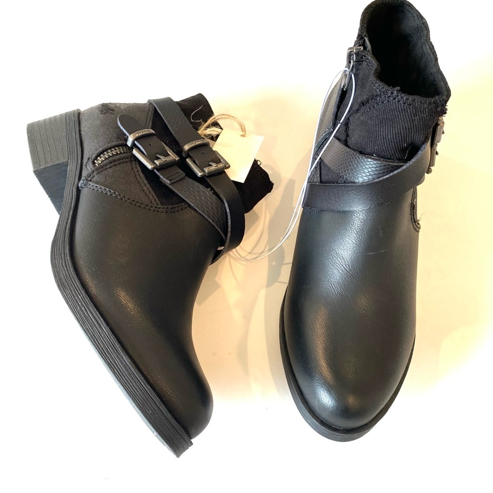 BLOWFISH NWT $70 Womens 7.5 Black Faux Leather Zip Close Ankle Bootie *60